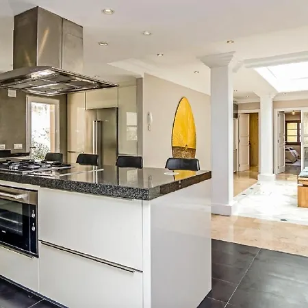 Casa Moderna Con Cucina Completamente E Piscina *